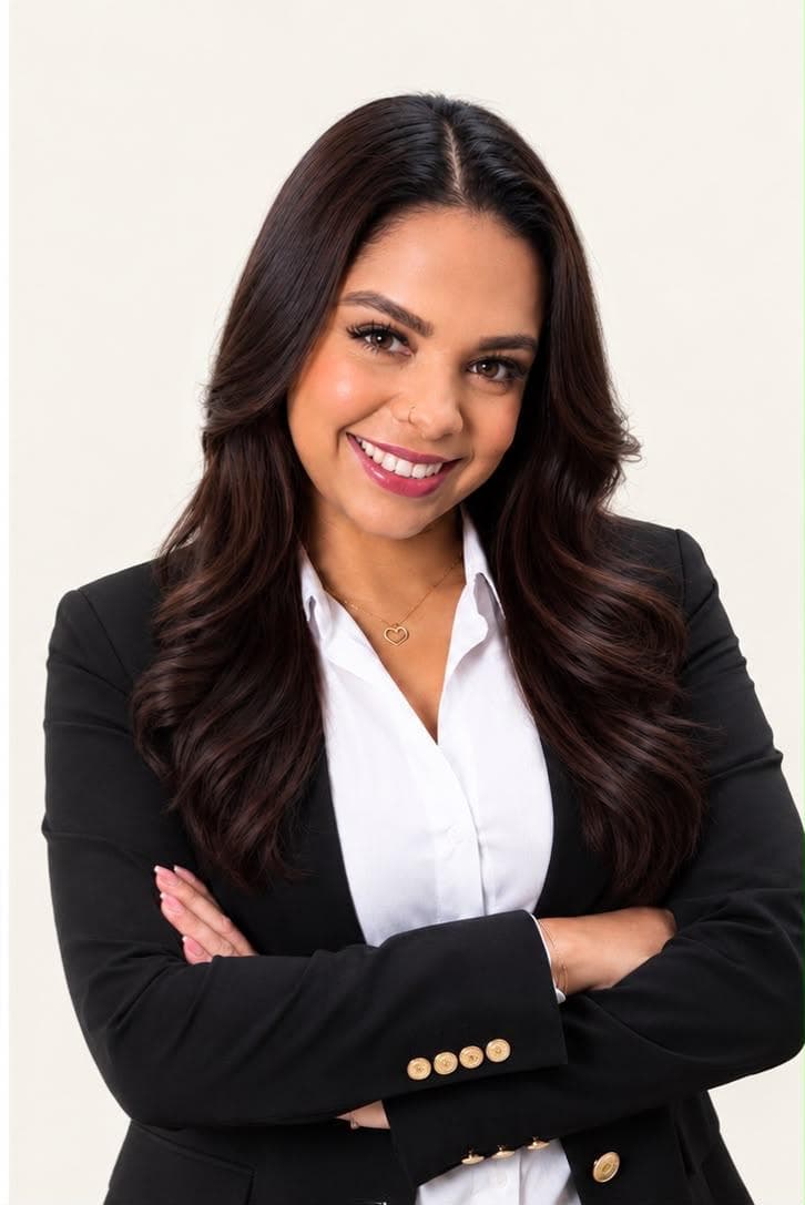 Caroline Santos — Diretora Comercial